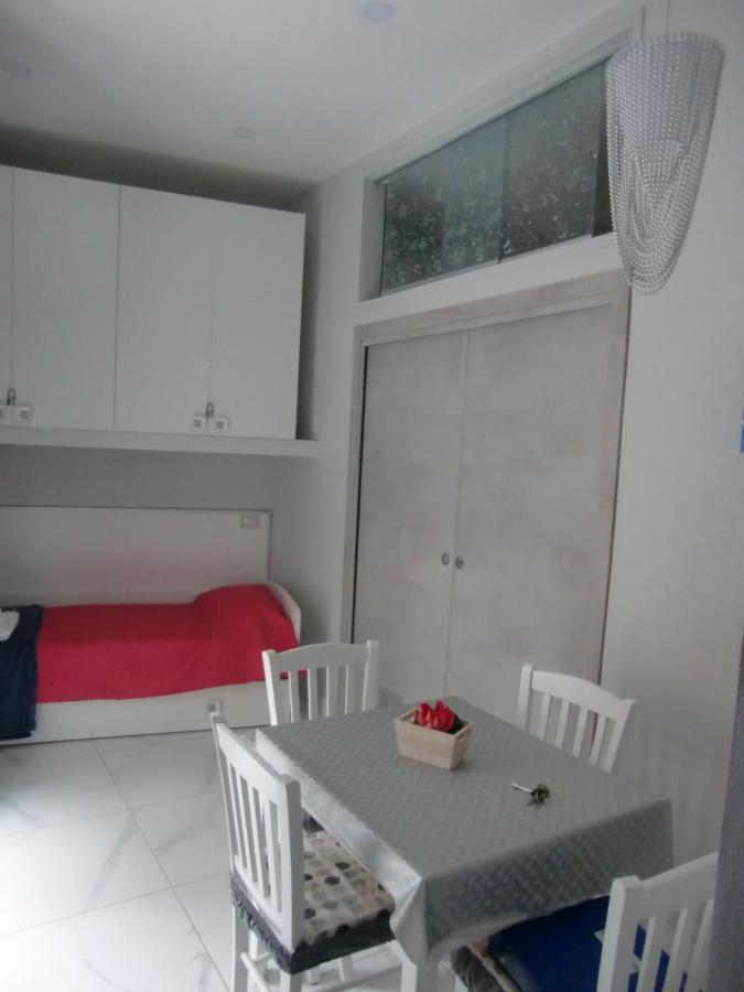 נאפולי Guesthouse Aaron2 מראה חיצוני תמונה