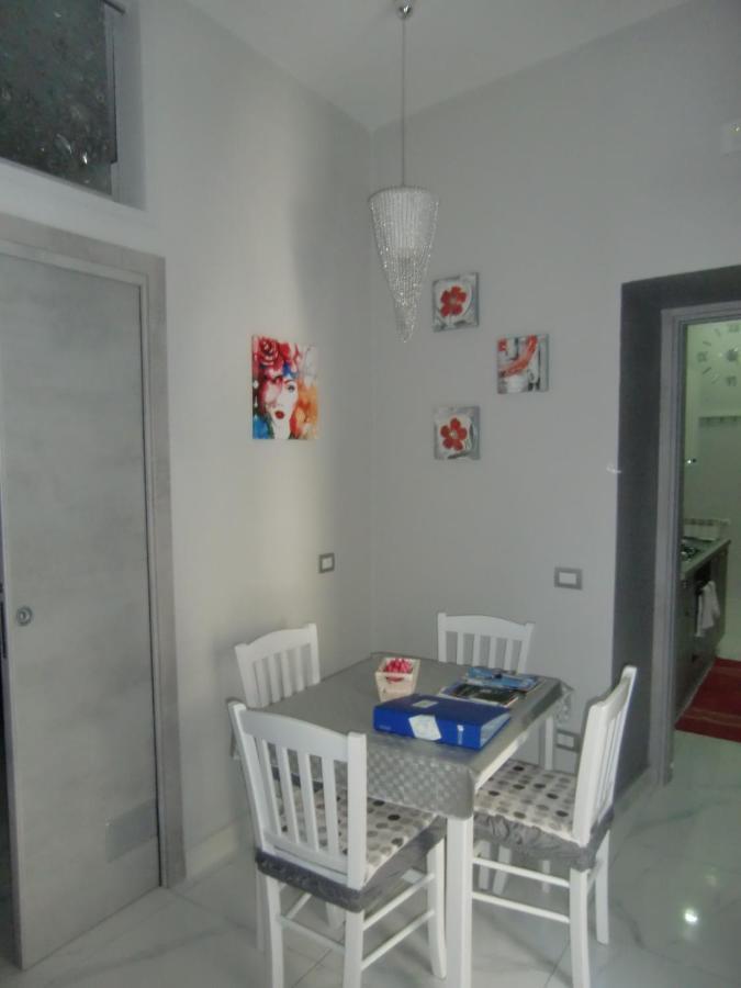 נאפולי Guesthouse Aaron2 מראה חיצוני תמונה
