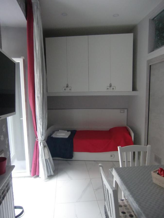 נאפולי Guesthouse Aaron2 מראה חיצוני תמונה