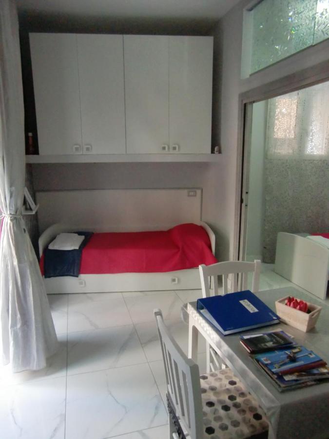 נאפולי Guesthouse Aaron2 מראה חיצוני תמונה